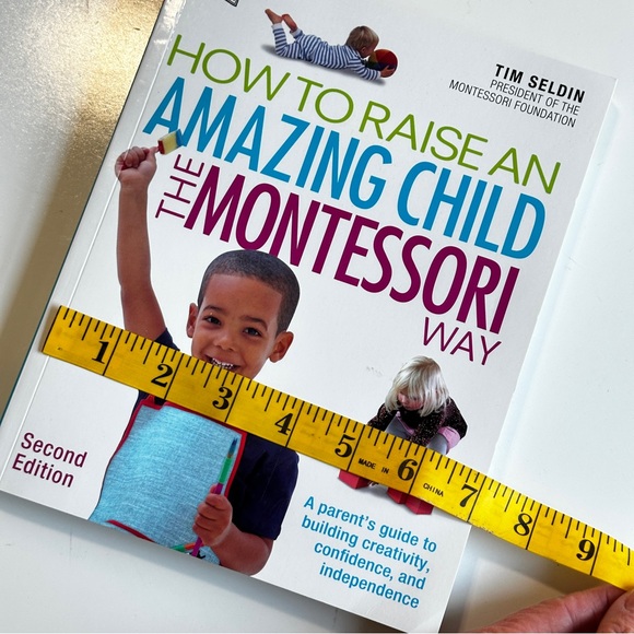 DK Books How To Raise An Amazing Child The Montessori Way 2nd edition - Picture 2 of 7
